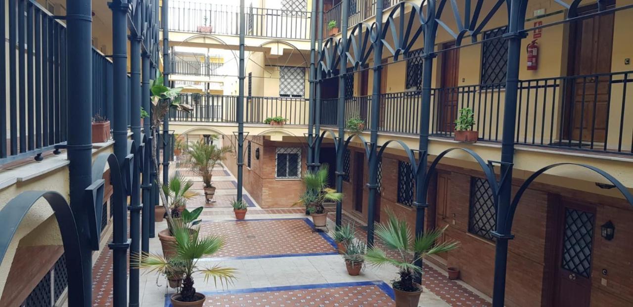Estudio Sevilla Centro Экстерьер фото